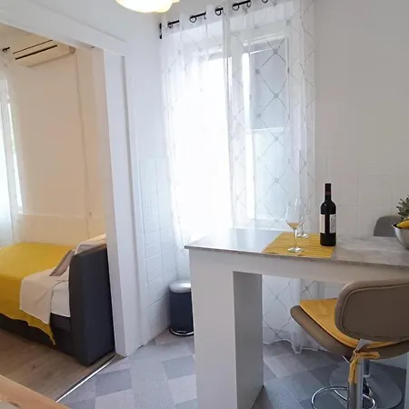 Diana Guest house