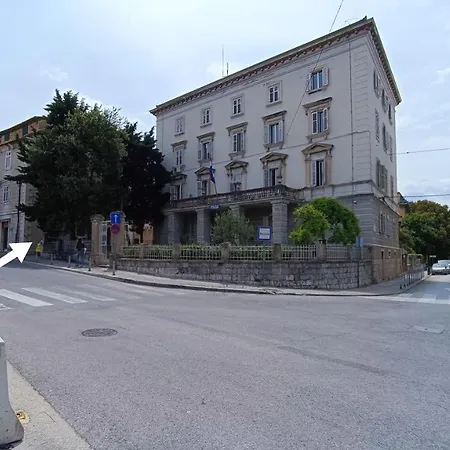 Diana Гостьовий будинок