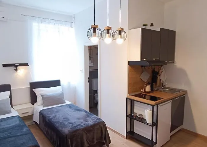 Diana Konukevi Split